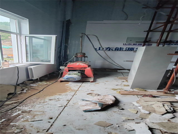 新密地基基础下沉墙体裂缝加固注浆顶升施工